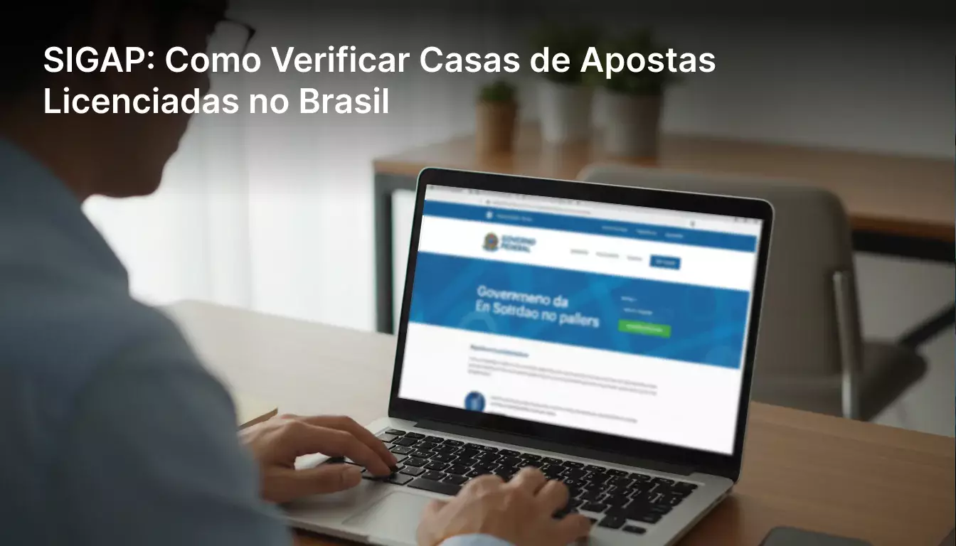 Pessoa consultando informações em notebook com site governamental aberto